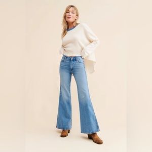 NWOT Wrangler Wanderer High-Rise Flare Leg Jeans